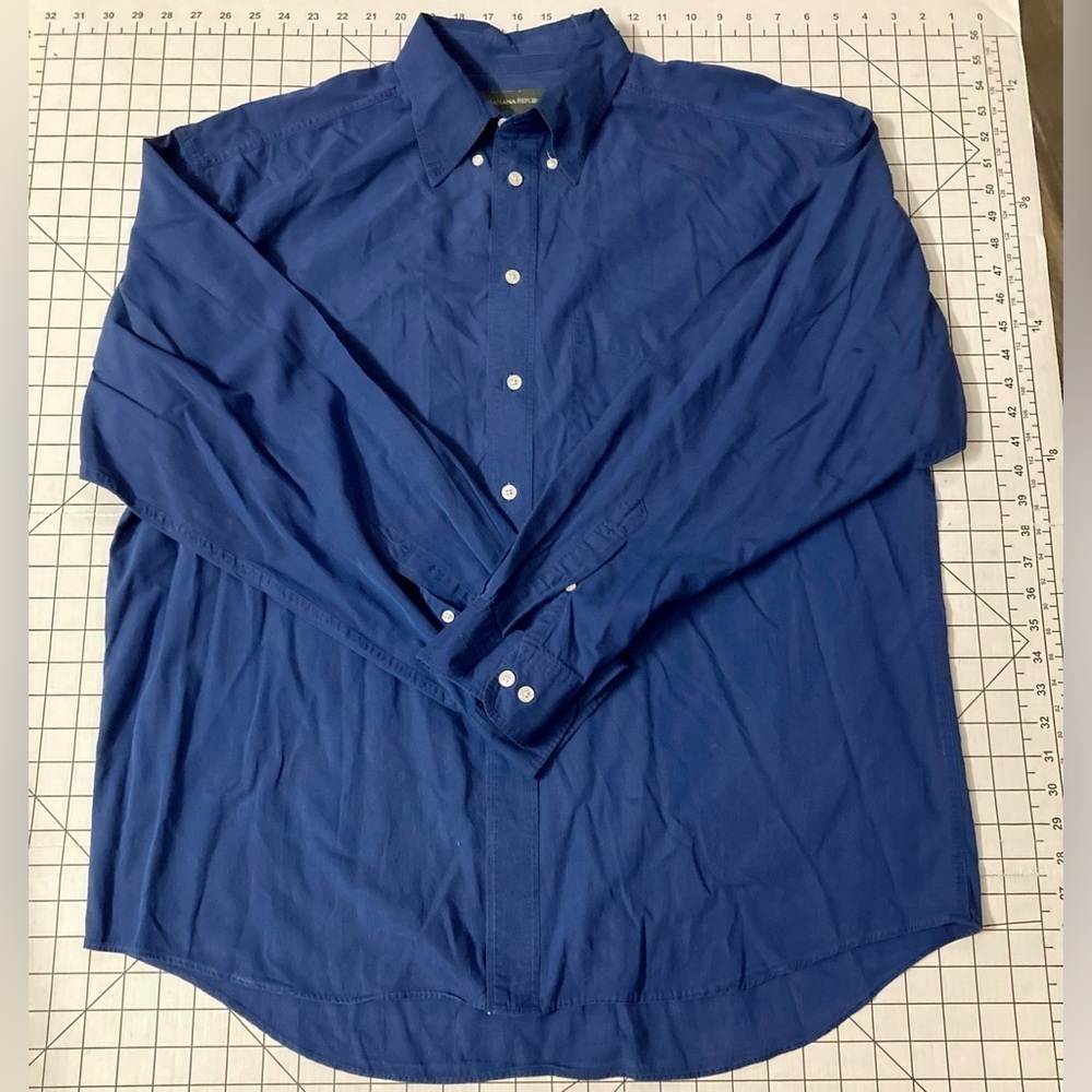 Banana Republic Men’s XL Blue Button Down Shirt